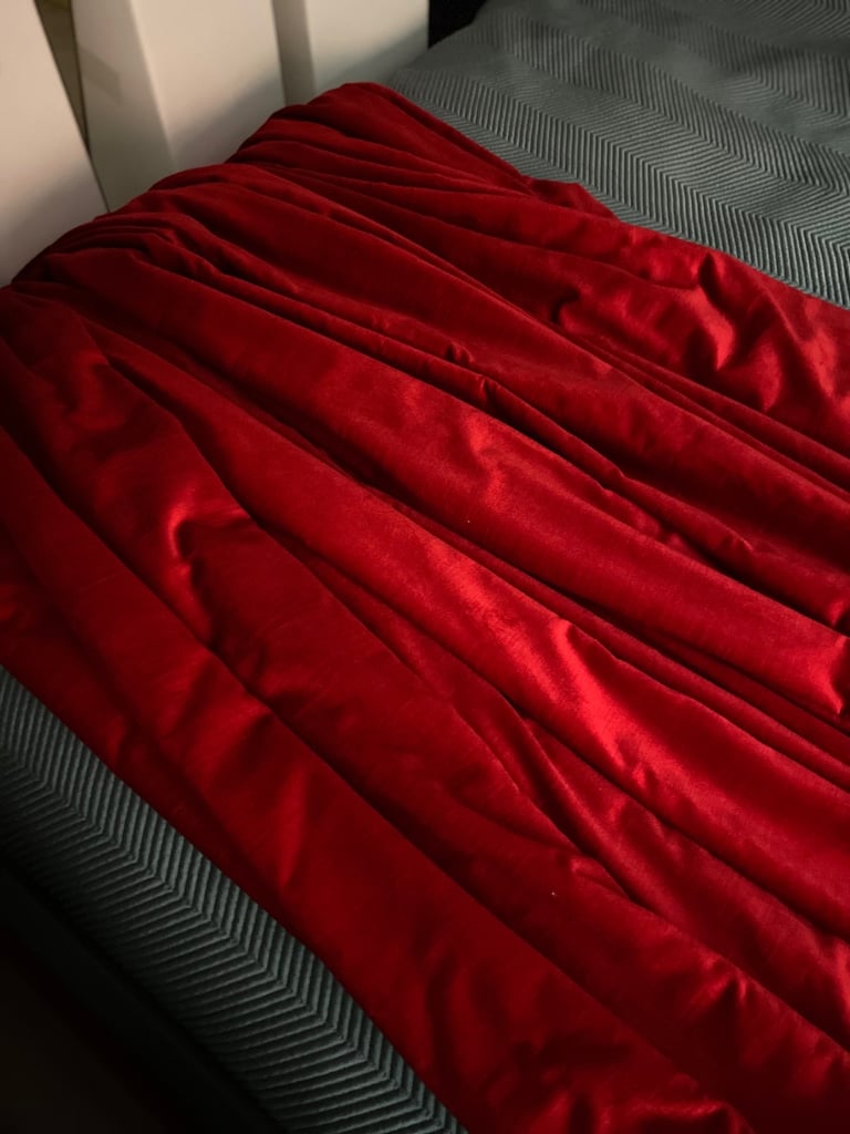 Red curtains & track