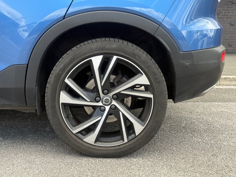 2020 Volvo XC40 2.0 T4 R DESIGN Pro 5dr Geartronic ESTATE Petrol Automatic