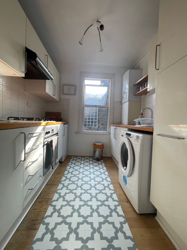 DOUBLE BEDROOM BURROWS ROAD KENSAL RISE NW10