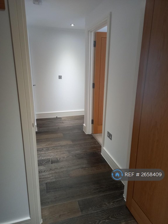2 bedroom flat in Court Road, Hythe, CT21 (2 bed) (#2658409)