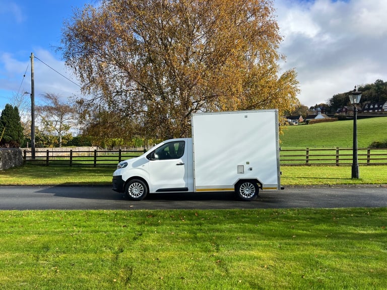 TOYOTA PROACE MEDIUM 2.0D 120PS ACTIVE LO LOADER BOX VAN 71 REG 47,100 MILES