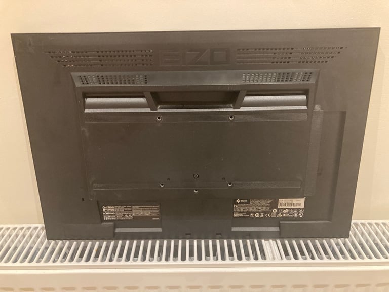 Two Eizo 22inch computer monitors widescreen very good condition 