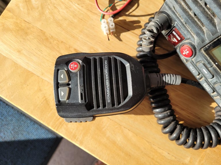 VHF Marine Radio. Standard Horizon Matrix. GX2100E