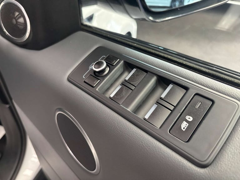 2014 Land Rover Range Rover Sport 3.0 Range Rover Sport HSE SDV6 Auto 4WD 5dr SUV Diesel Automatic