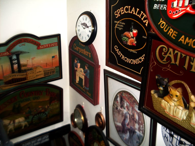 OPEN EVERY DAY: VINTAGE PUB, SHED & HOME BAR ALADDIN'S CAVE: - MICROPUB, MAN & WOMAN CAVES