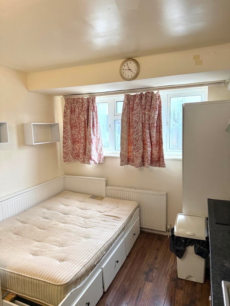 Double room with own kitchen for single occupancy or couple Postcode UB6 0NY