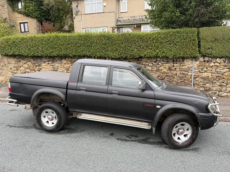 2001 Mitsubishi L200 DOUBLE CAB D/C 4X4 BLACK PICK UP Diesel Manual