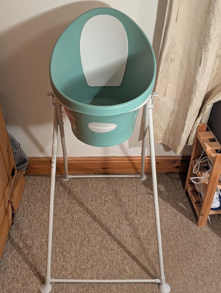 Snuggle Baby Bath and Stand