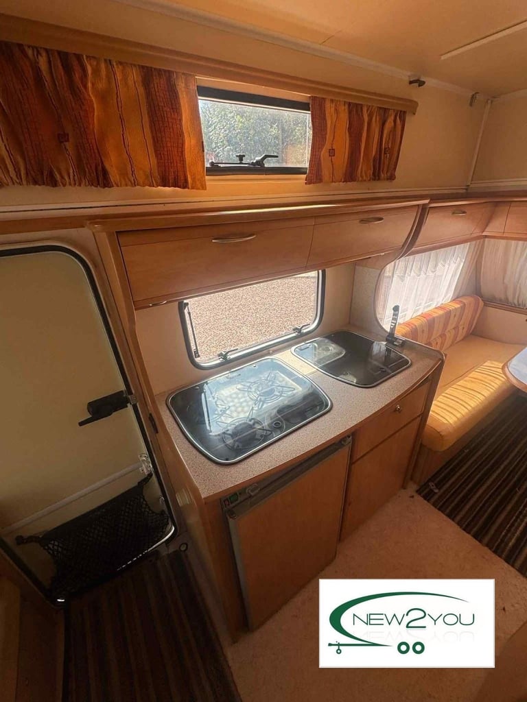 2005 Trigano Rubis 3 Berth Caravan - RARE POP UP - STOCK E165 - AUTUMN SALE!!!!