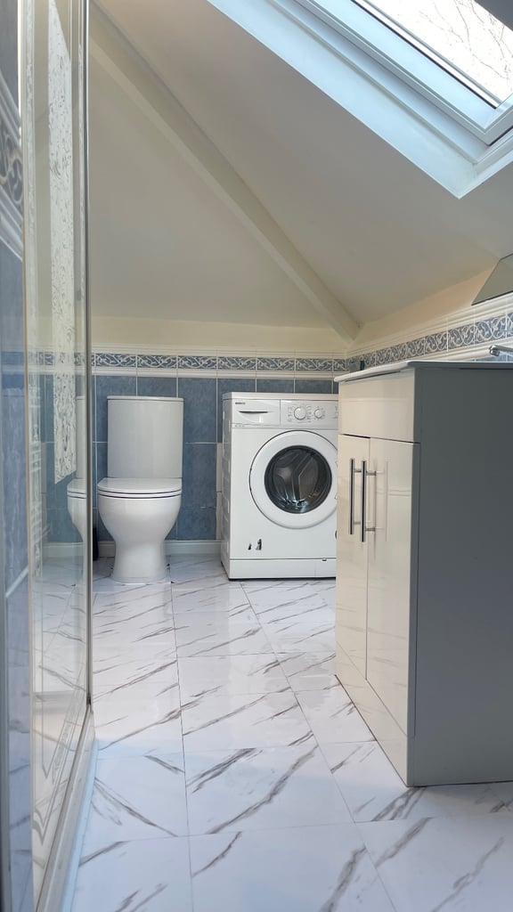 Large Studio flat to rent in Greenford UB6 