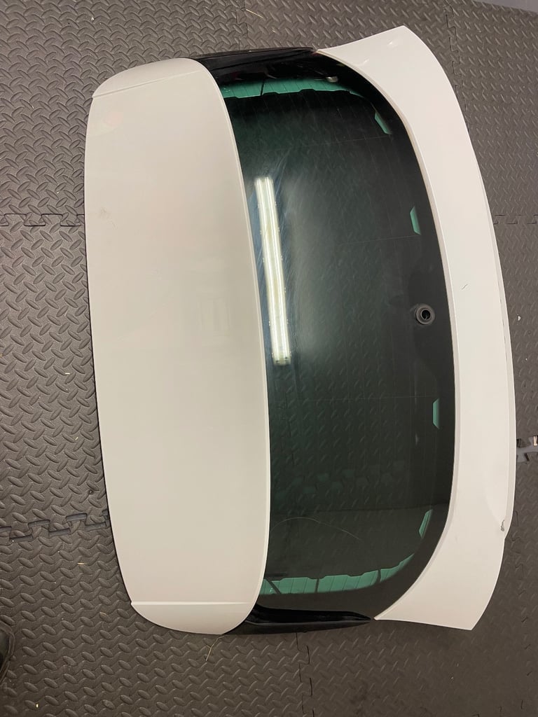 Seat Leon FR Sport bootlid MK4  glacier white