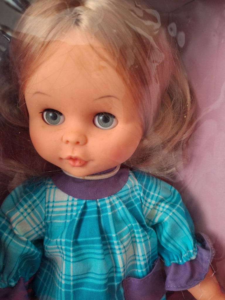 image for A LOVELY VINTAGE WALKING BLUE EYED/BLONDE HAIR DOLL NEVER BEEN TAKEN OUT OF BOX 