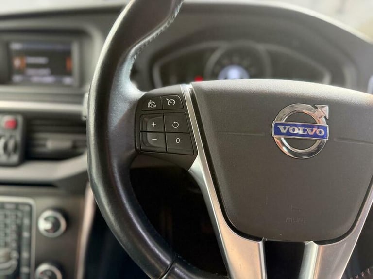2014 Volvo V40 1.6 D2 Lux Powershift Euro 5 (s/s) 5dr HATCHBACK Diesel Automatic
