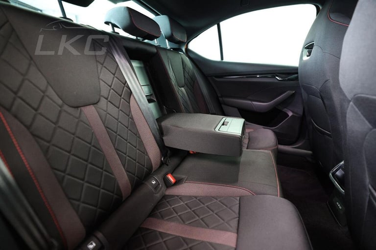 SKODA OCTAVIA 1.4 TSI iV 13kWh vRS DSG Euro 6 (s/s) 5dr 2024