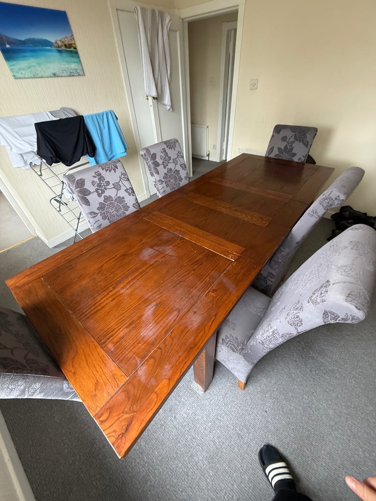 Solid oak table 