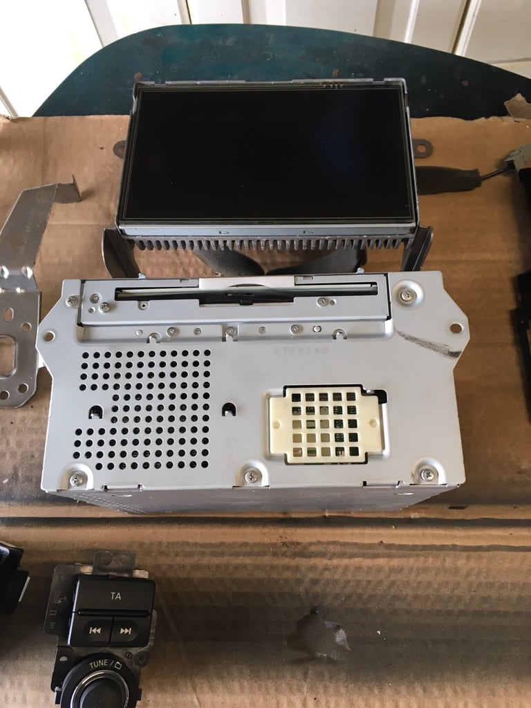 Nisan Navara radio 