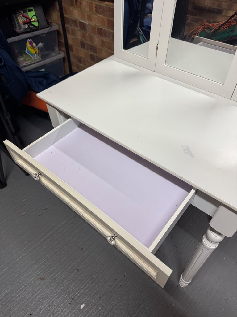 White Dressing Table With Mirror - Free