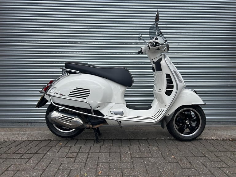 Piaggio Vespa GTS 125 Super