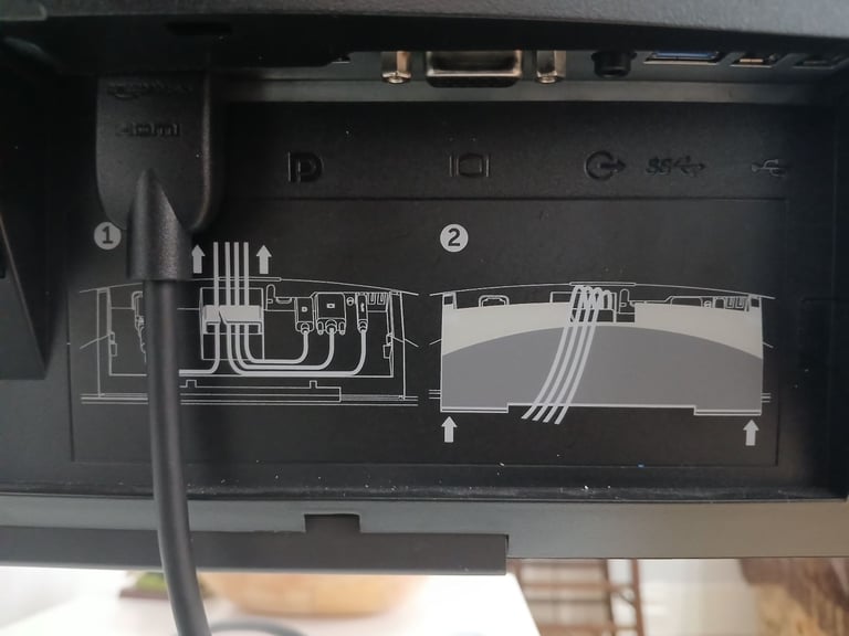 Dell 24in Monitor in excellent condition - LED - IPS - 60 Hz- Touchscreen