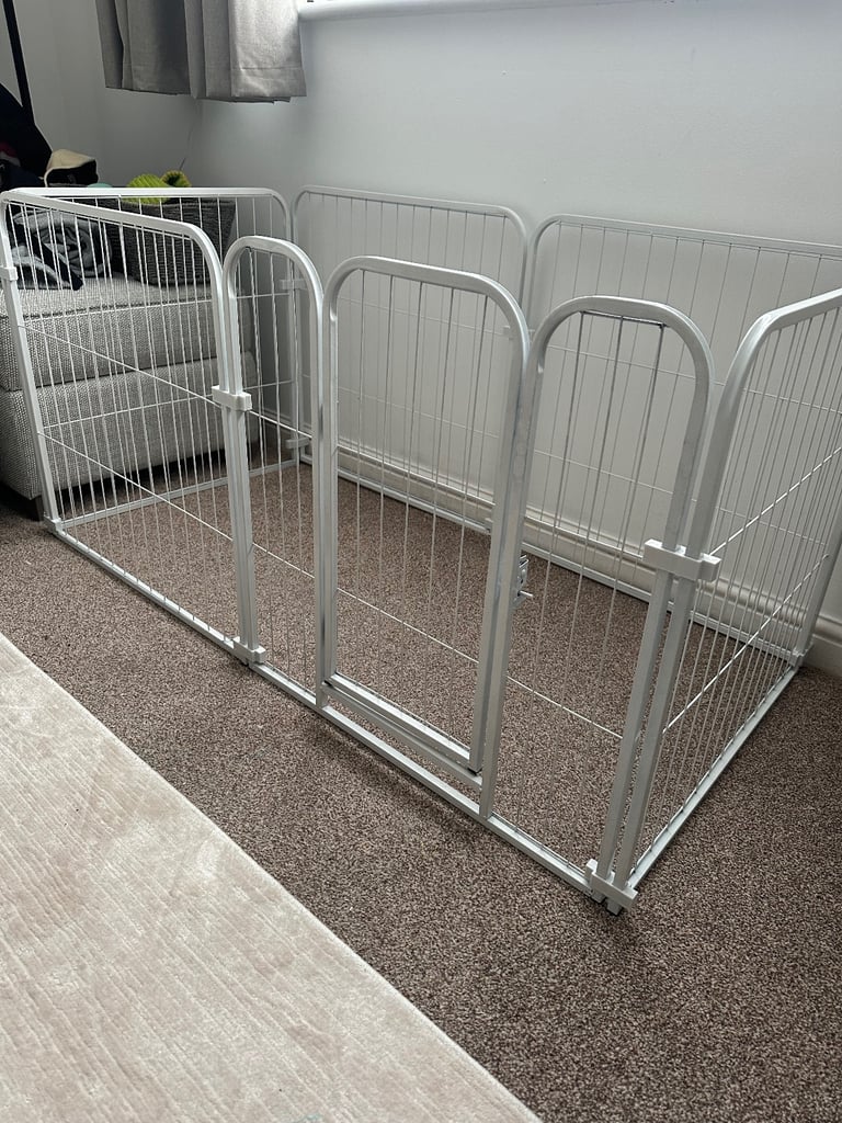 Puppy Pen for small breed only.