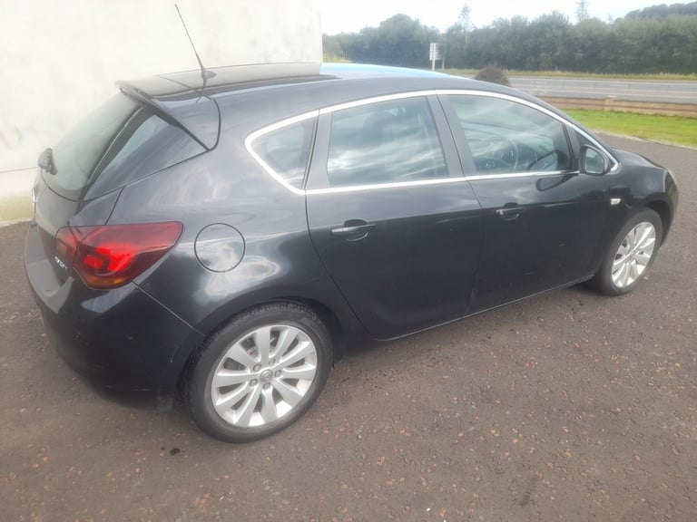 Vauxhall, ASTRA, Hatchback, 2011, Manual, 1956 (cc), 5 doors
