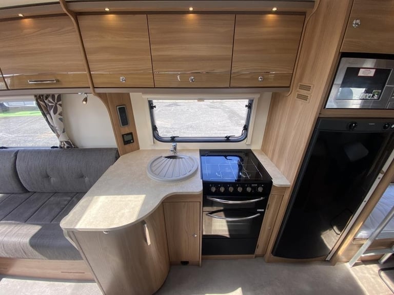 2017 BAILEY PEGASUS PALERMO 5 BERTH FAMILY CARAVAN