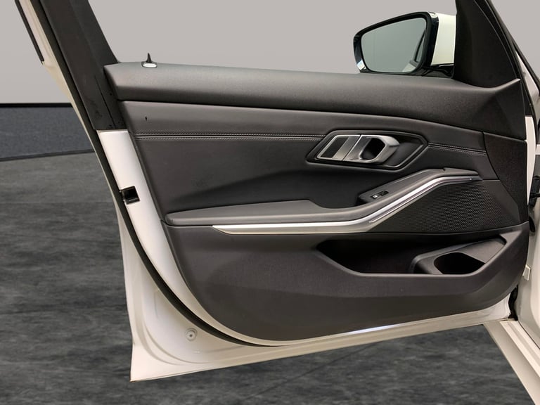 2021 BMW 3 Series 2.0 320i M Sport Saloon 4dr Petrol Auto Euro 6 (s/s) (184 ps) - INTERIOR TR Sal...