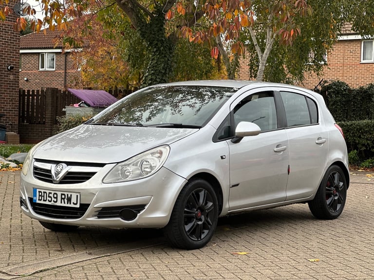 2010 Vauxhall Corsa Design Automatic 1.4L Petrol 67K Miles Full Service History 1YR NEW MOT  1 OWNER