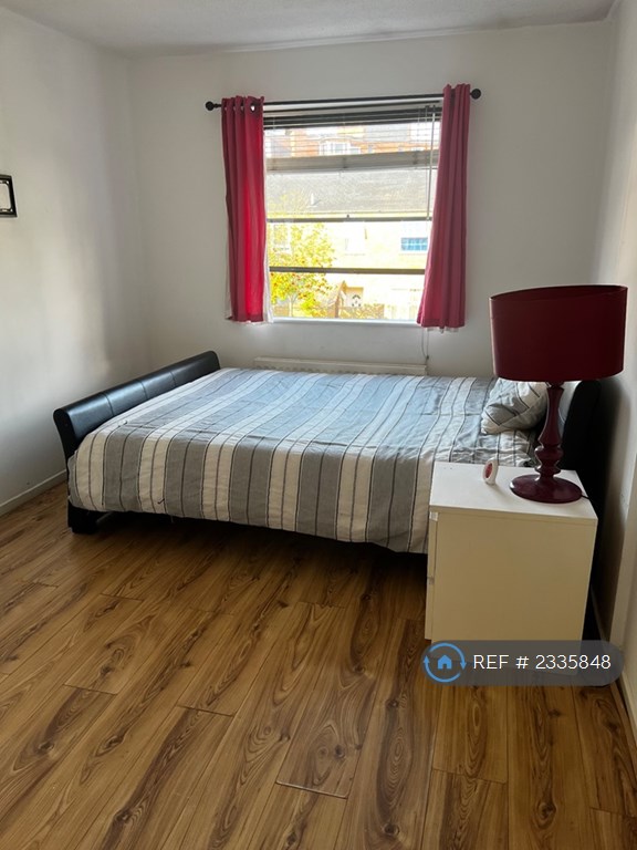1 bedroom in Brew House Road, London, SE18 (#2335848)