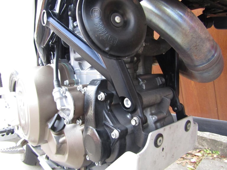 HUSQUVARNA SUPER MOTO 701 *ONLY 1400 MILES* S C EXHAUST * LOVELY * REDUCED* 