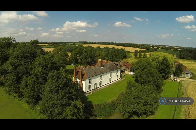 image for 7 bedroom house in Forty Five Minutes London, Fyfield, Ongar, CM5 (7 bed) (#2664591)