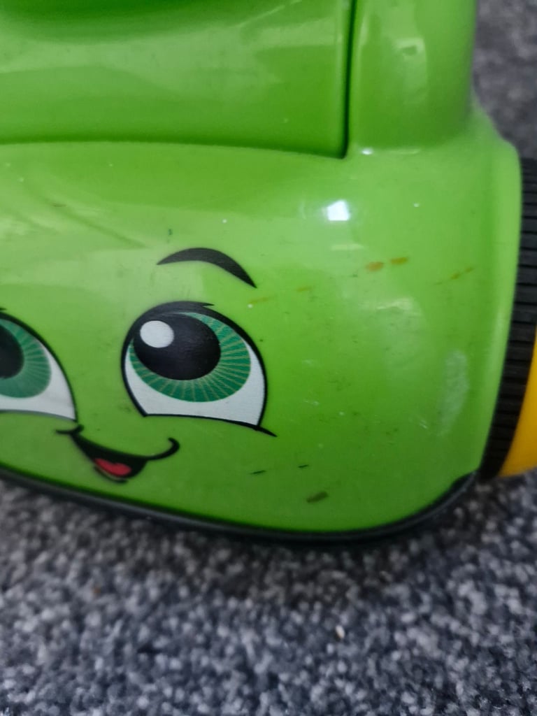 Toy hoover