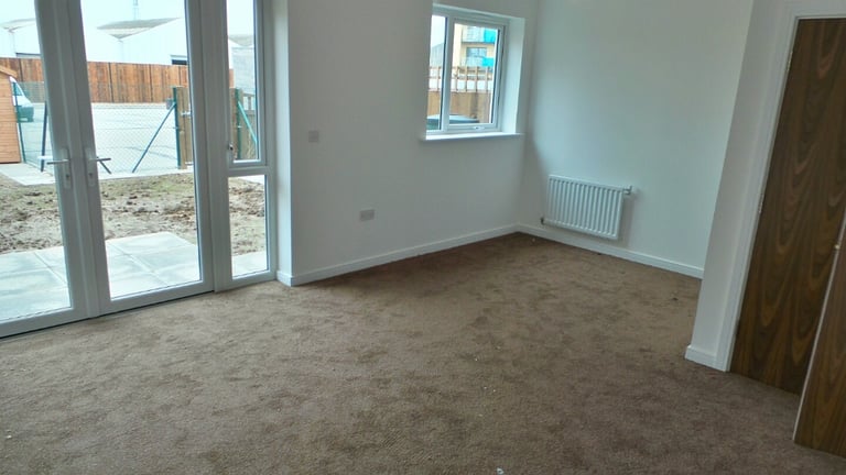 Splendid and spacious 4 bedrooms house with 3 toilets in Barking --Company let allowed