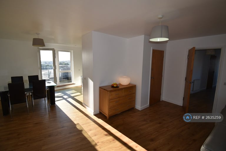 3 bedroom flat in Woolmonger Street, Northampton, NN1 (3 bed) (#2635259)