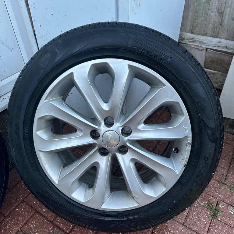 Land/Range Rover alloys Pirelli Scorpion All-Season 255/55 R20 Tyres x4 Range