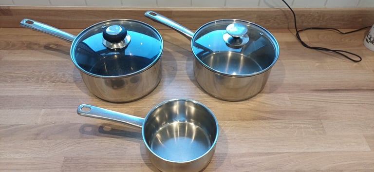 3 Stainless steel saucepans