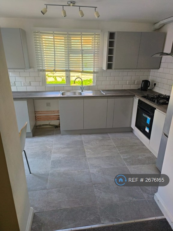 3 bedroom house in Thomas Street, Rochester, ME1 (3 bed) (#2676165)