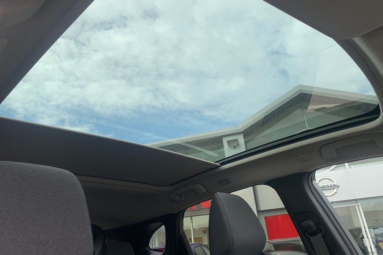2025 Nissan Qashqai 1.5 E-Power N-Connecta [Glass Roof] 5dr Auto Hatchback Hybrid Automatic