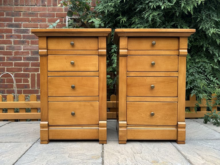 image for Pair of Luxury And So To Bed Manoir 4 Draw Bedside Chests – Great Condition – RRP £2,570