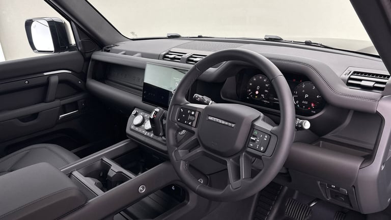 2025 Land Rover Defender 3.0 D250 X-Dynamic SE 90 3dr Auto ESTATE DIESEL Automatic