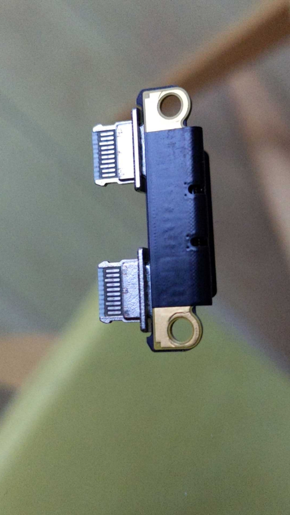 Macbook Pro A1989 USB 01646-02