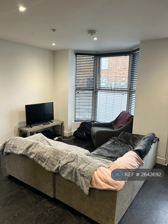 6 bedroom house in Garnier Street, Portsmouth, PO1 (6 bed) (#2643692)