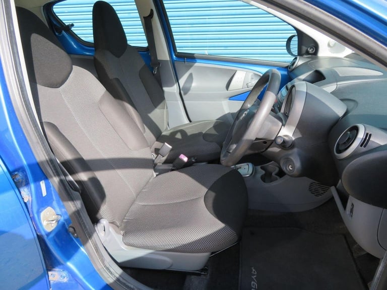 TOYOTA AYGO 1.0 VVT-i Blue MultiMode Euro 5 5dr 2010