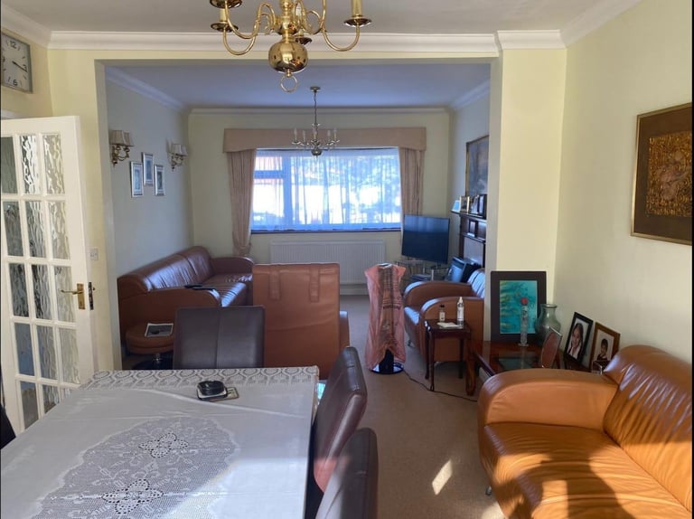 Amazing Room for Female to House share with Single Landlady