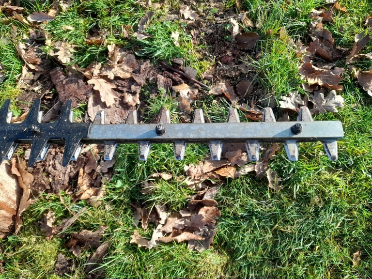 Mitox 600DX 2 Stroke Petrol Hedge Cutter - used.