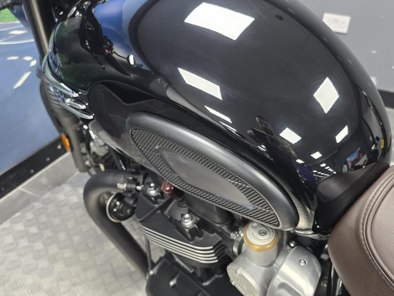 TRIUMPH BONNEVILLE T120