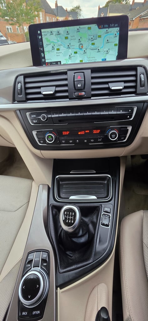 2012 BMW 3 Series 320i Modern 4dr SALOON Petrol Manual