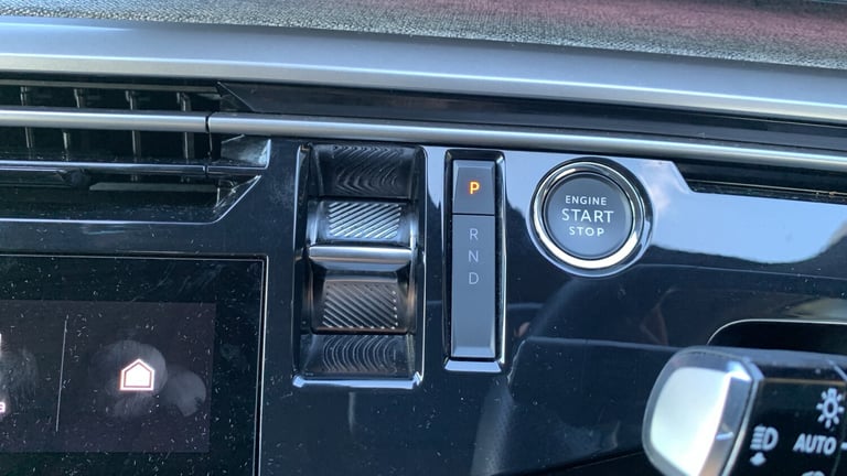 2025 Peugeot 3008 73kWh GT SUV 5dr Electric Auto (210 ps) SUV Electric Automatic