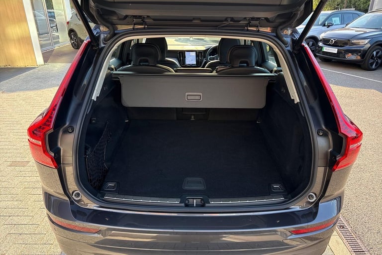2022 Volvo XC60 2.0 B5 MHEV Core SUV 5dr Petrol Hybrid Auto AWD Euro 6 (s/s) (250 ps) ESTATE Petr...