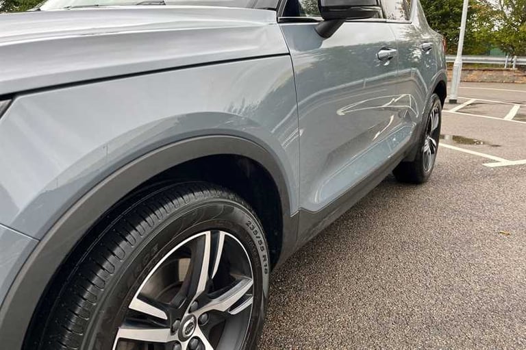 2021 Volvo XC40 2.0 B4 MHEV R-Design SUV 5dr Petrol Hybrid Auto Euro 6 (s/s) (197 ps) SUV Hybrid ...